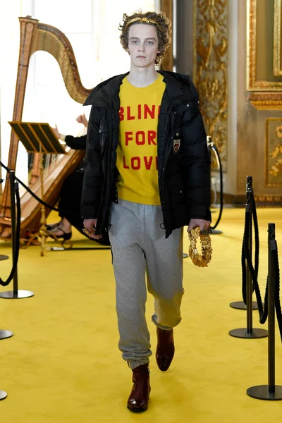 Look 90